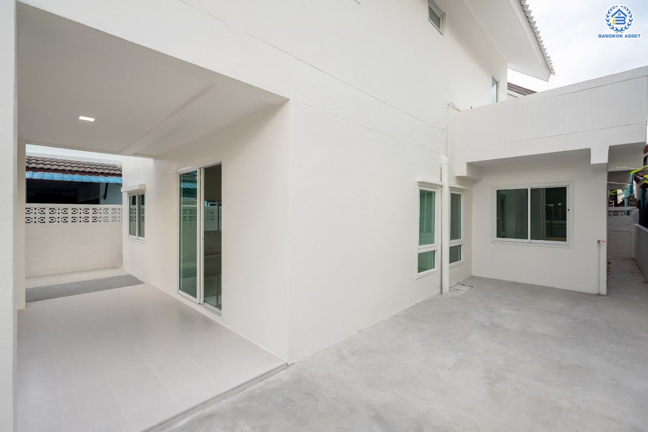 บ้านมือสองตกแต่งใหม่ ม.สินวงศ์ ดอนเมือง บ้านเดี่ยว เนื้อที่ 50 ตร.ว. ฟังก์ชัน 3 ห้องนอน 2 ห้องน้ำ จอดรถได้ 2 คัน บนทำเลดีที่สุด ใกล้สนามบินดอนเมือง ทางด่วน "ศรีสมาน" และรถไฟฟ้าสายสีแดง "สถานีดอนเมือง"